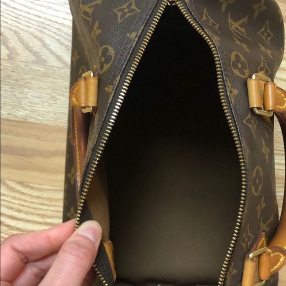 Authentic Louis Vuitton Monogram Speedy 25 - Picture 2 of 8